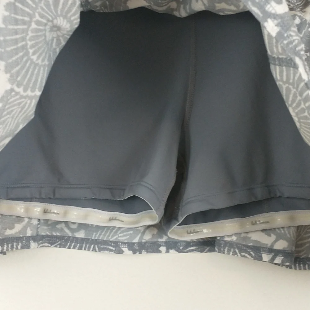 Lululemon Run: In The Sun Skirt 10 Gray Floral Skort Lined Athletic Stretch